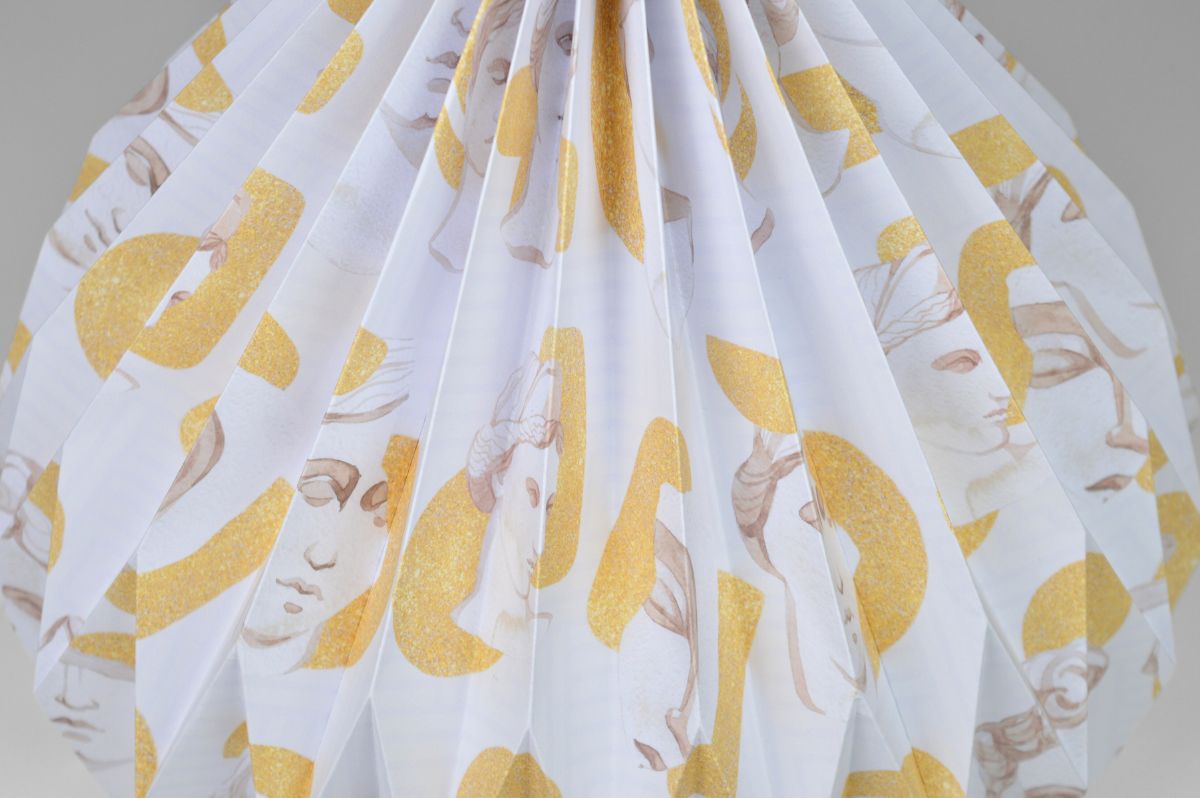 Lampenschirm - Paper Lamp "Goldene Skulpturen" (Easy Installation) - Closeup