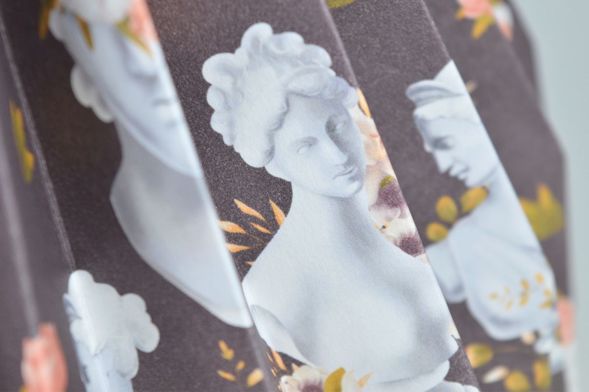 Lampenschirm - Paper Lamp "Statues and Roses" (Easy Installation) - Closeup 2